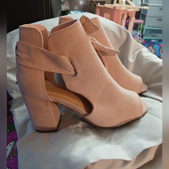 Justfab shoes - Picture 2 of 5